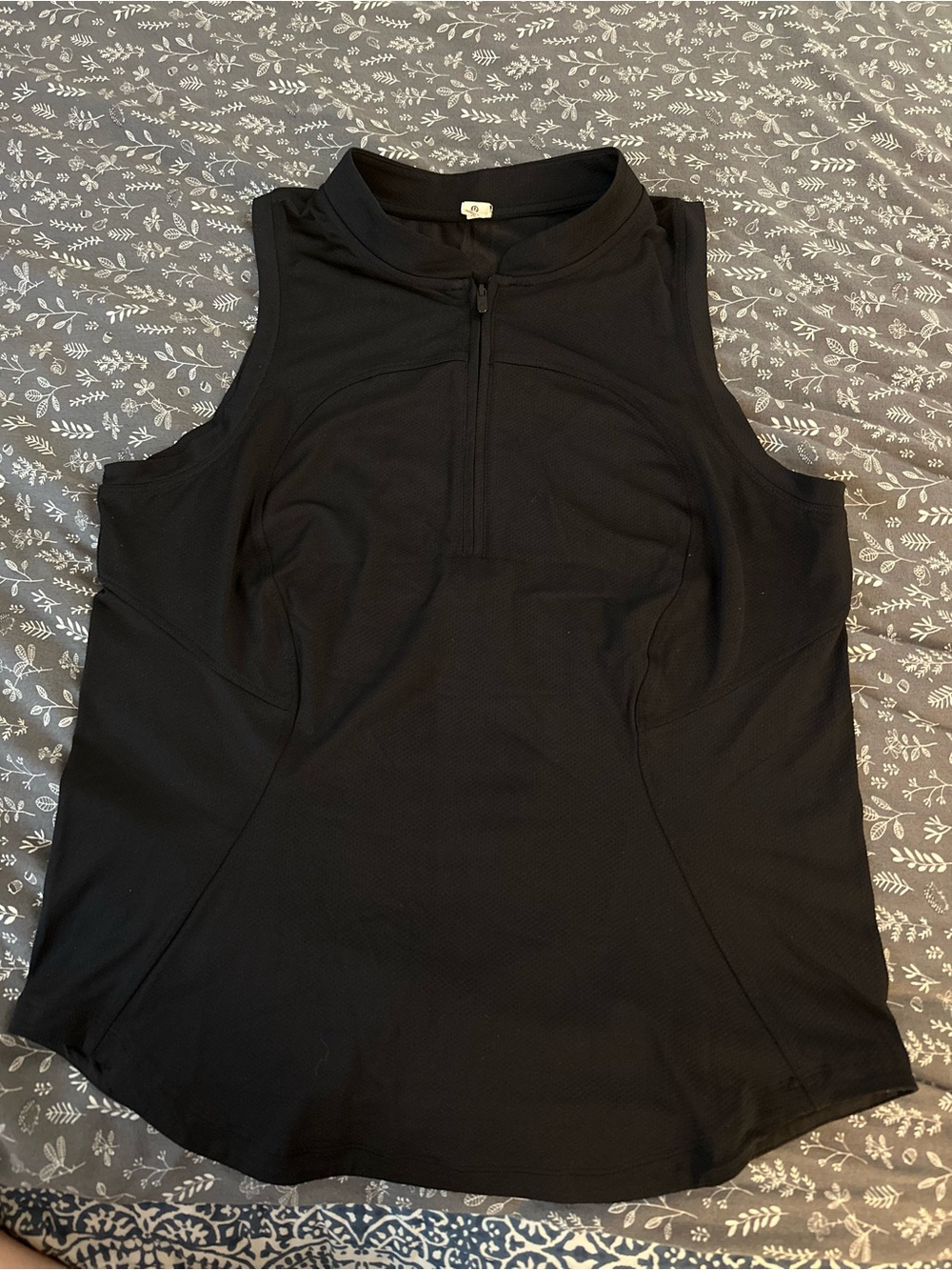 lululemon athletica Black Sleeveless Zip-Front Tank — Size 8